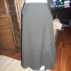NWOT DKNY black & white Pinstripe skirt, size 4